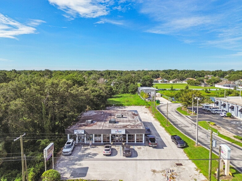 2617 E Brandon Blvd, Valrico, FL à vendre - Photo du bâtiment - Image 2 de 7