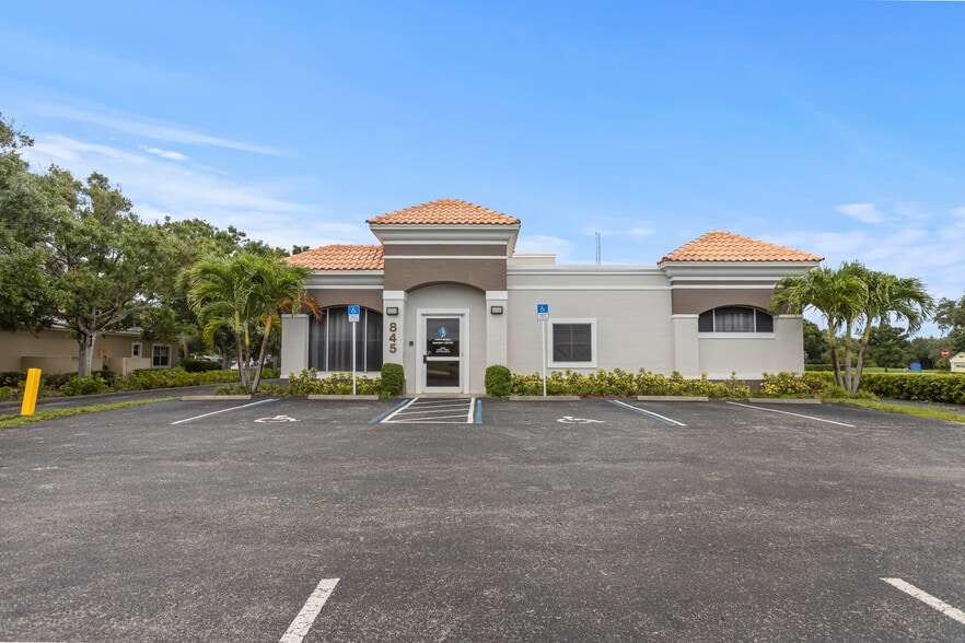 845 37th Pl, Vero Beach, FL for lease - Building Photo - Image 3 of 7