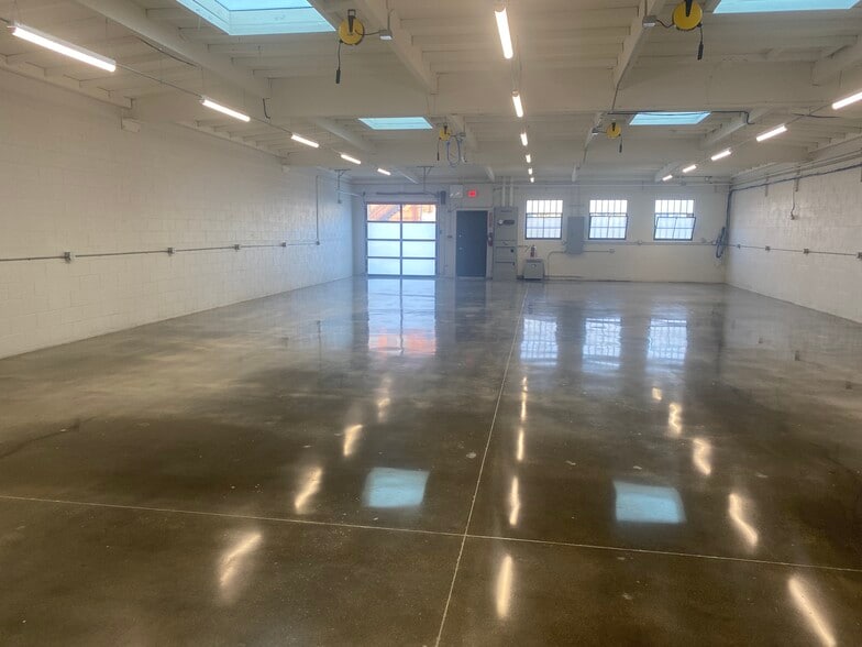 126 Arena St, El Segundo, CA for lease - Building Photo - Image 2 of 8