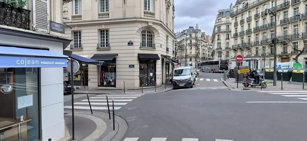 Retail in Paris for lease - Building Photo - Image 2 of 3