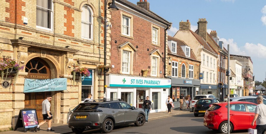 4 The Pavement, St Ives à vendre - Photo du bâtiment - Image 2 de 2