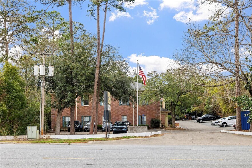 2032 Thomasville Rd, Tallahassee, FL for lease - Building Photo - Image 3 of 18