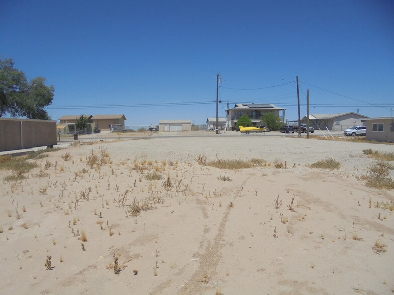 1557 Riviera Dr, Blythe, CA for sale - Building Photo - Image 2 of 5