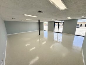 124 Industrial Dr, Boerne, TX for lease Interior Photo- Image 2 of 7