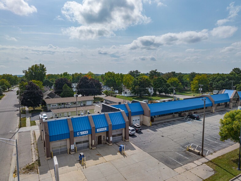 802 Broadway, Wisconsin Dells, WI for sale - Building Photo - Image 3 of 24