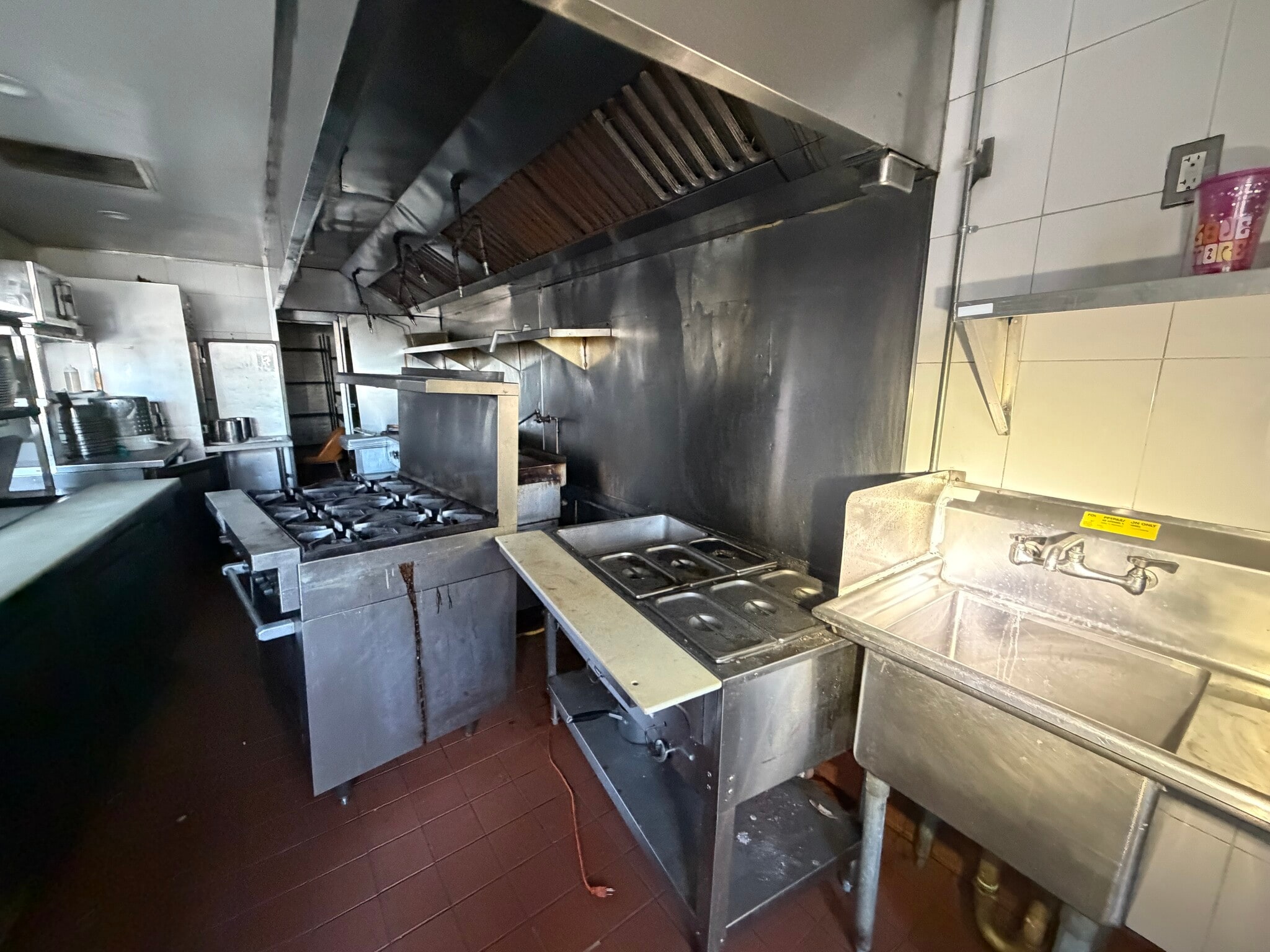 11031-11061 Santa Monica Blvd, Los Angeles, CA for lease Primary Photo- Image 1 of 25