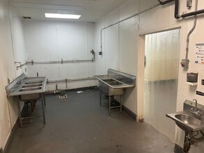 15552-15554 Producer Ln, Huntington Beach, CA for lease Interior Photo- Image 2 of 5