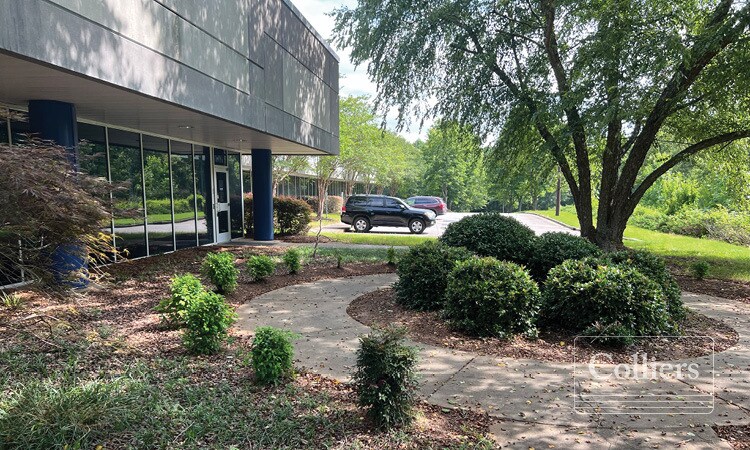 310 Inglesby Pky, Duncan, SC à vendre - Photo du bâtiment - Image 3 de 16