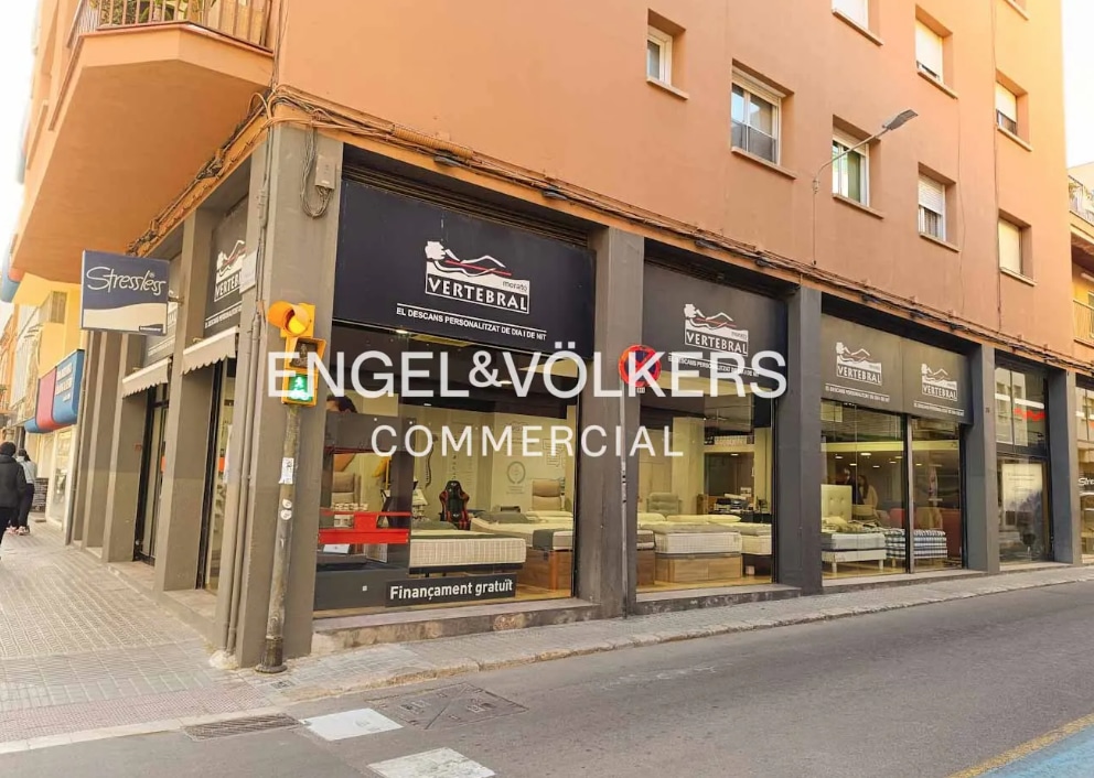 Retail in Vilanova i la Geltrú, Barcelona for lease Interior Photo- Image 1 of 5