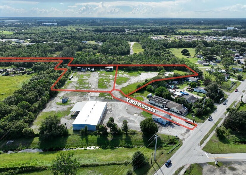 907 Angle Rd, Fort Pierce, FL à louer - Photo du bâtiment - Image 2 de 9