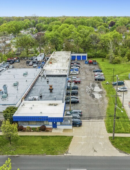 25040 Van Born Rd, Dearborn Heights, MI à vendre - Photo du bâtiment - Image 2 de 16