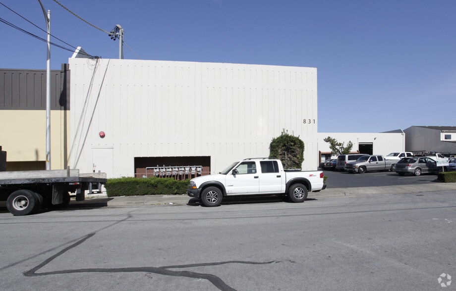 831 Sweeney Ave, Redwood City, CA for sale - Building Photo - Image 3 of 5