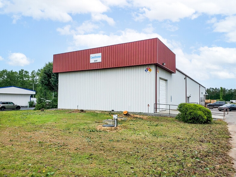 4241 US Highway 70 E, Smithfield, NC for lease - Primary Photo - Image 1 of 14