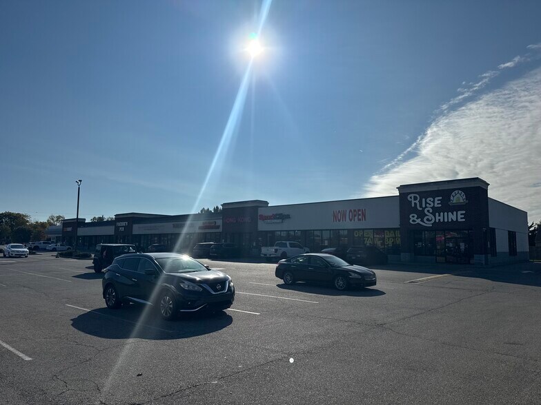 1345 West Southport Rd, Indianapolis, IN à louer - Photo du bâtiment - Image 3 de 3