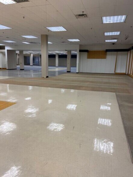 1305 Airline Rd, Corpus Christi, TX à louer - Photo du bâtiment - Image 1 de 8