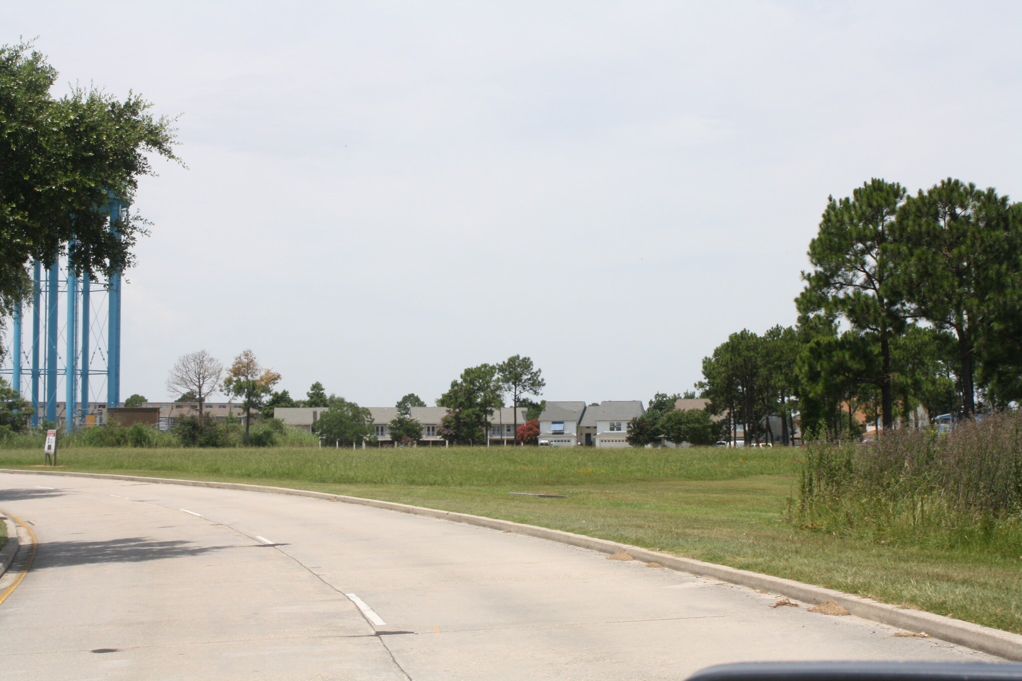 Oak Harbor Blvd, Slidell, LA à vendre Photo du bâtiment- Image 1 de 8