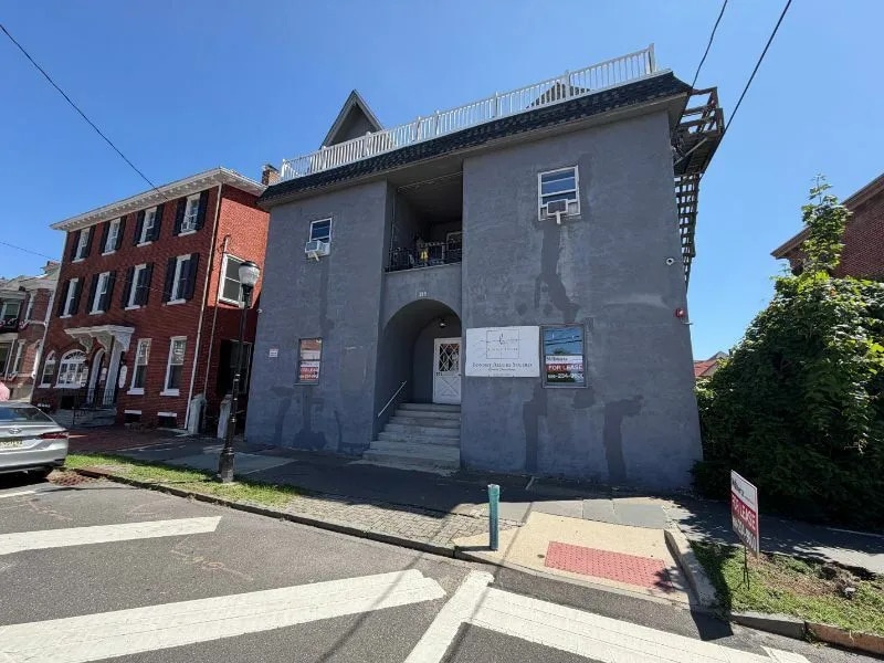 215 High St, Mount Holly, NJ for lease Building Photo- Image 1 of 2