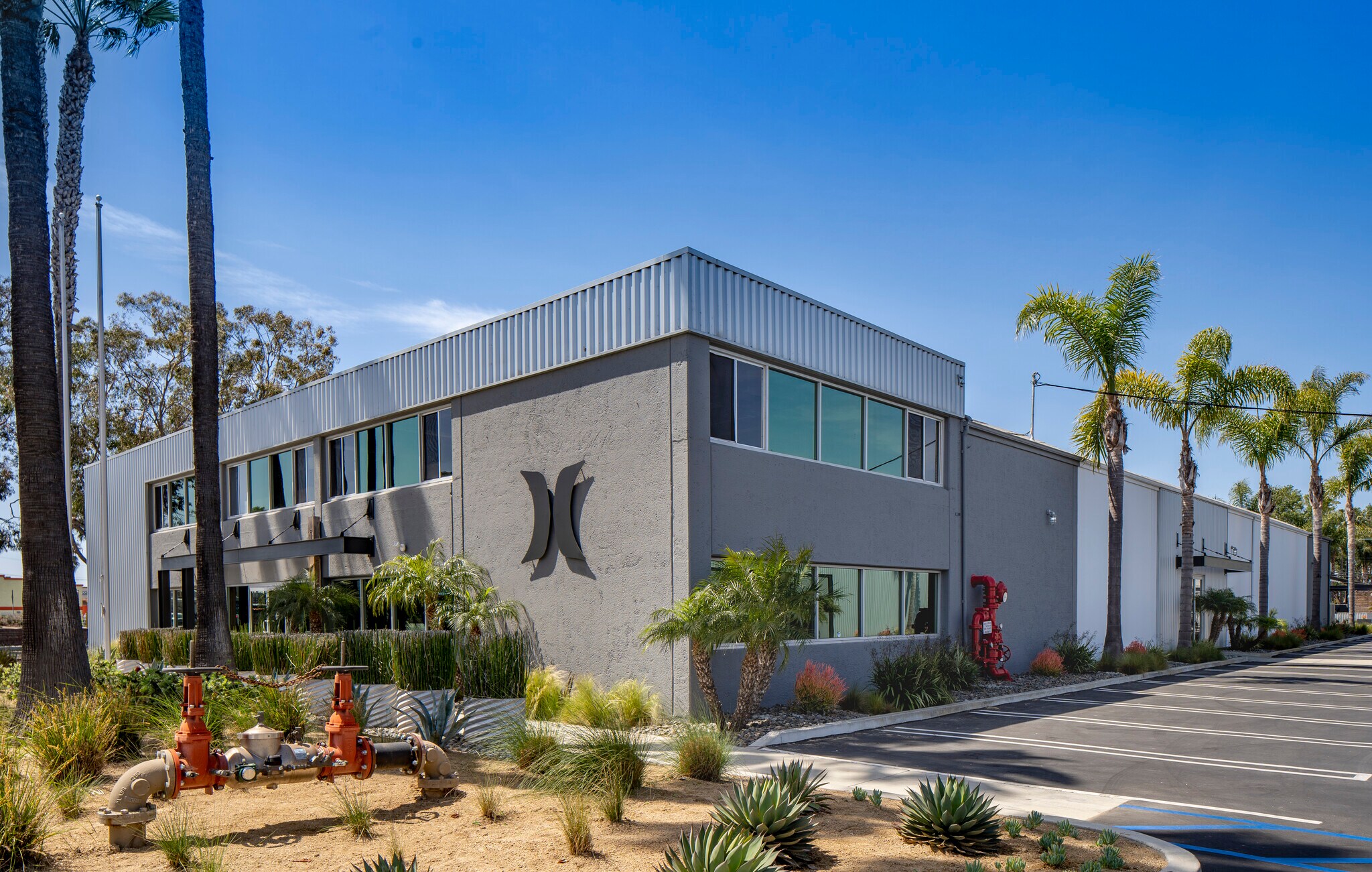 1945 Placentia Ave, Costa Mesa, CA à louer Photo du bâtiment- Image 1 de 8