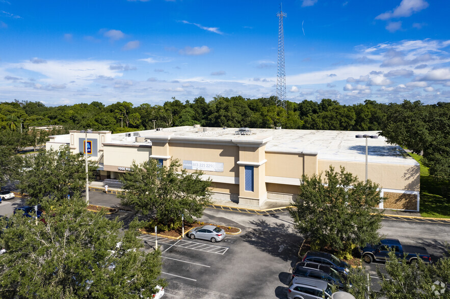 610-620 E Brandon Blvd, Brandon, FL for lease - Building Photo - Image 2 of 8