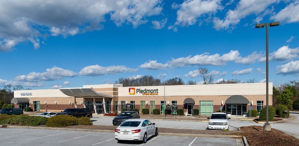 930 Franklin Springs St, Royston, GA à louer - Photo du bâtiment - Image 2 de 2