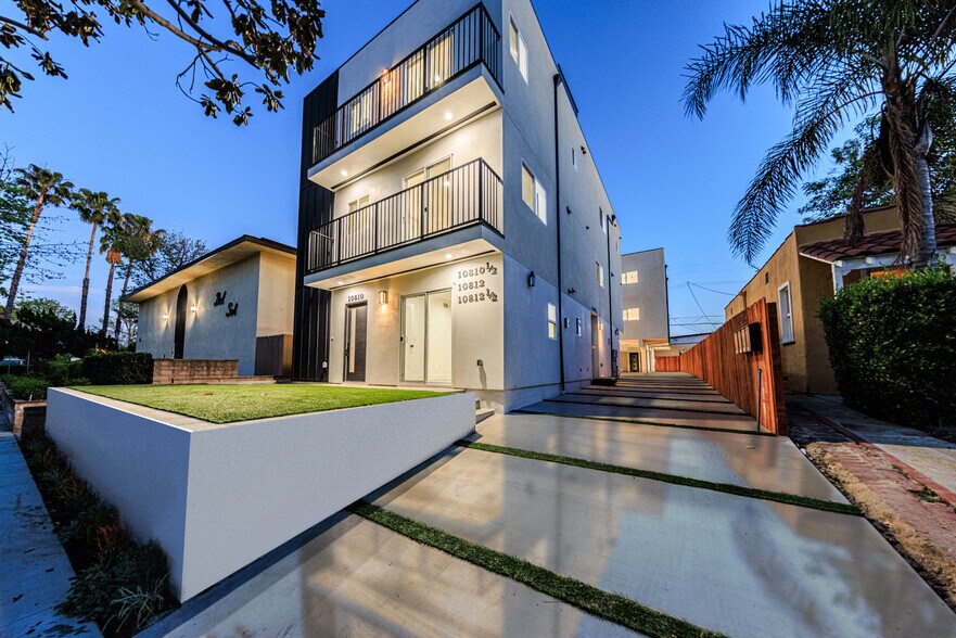 10810 Hesby St, North Hollywood, CA à vendre - Photo du bâtiment - Image 2 de 15