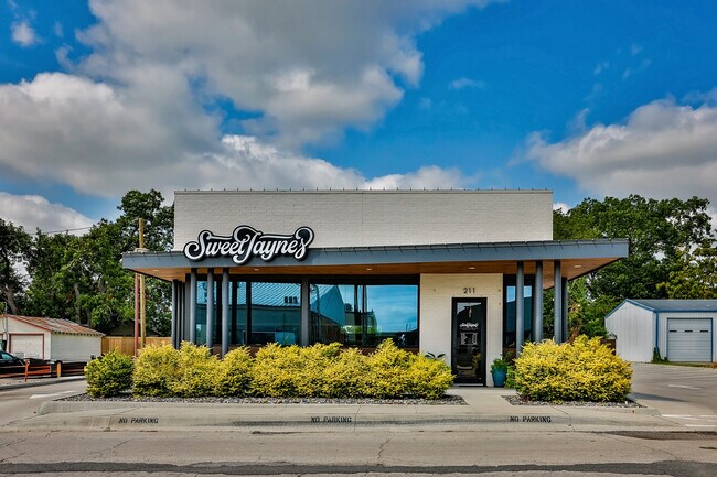 More details for 211 N Weaver St, Gainesville, TX - Flex for Sale