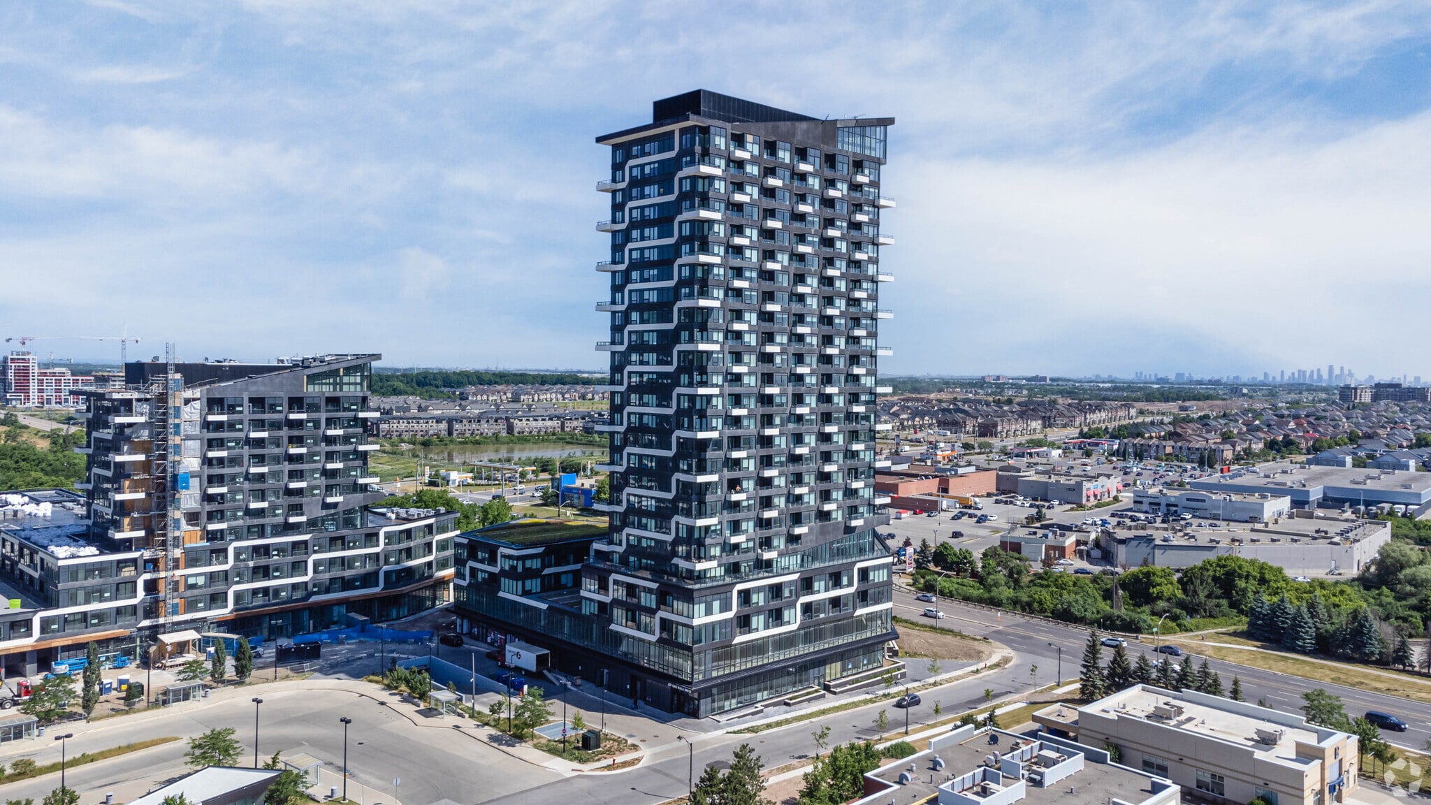 297 Oakwalk Dr, Oakville, ON for lease Primary Photo- Image 1 of 5