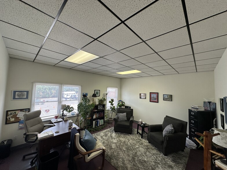 370 Neff Ave, Harrisonburg, VA for lease - Interior Photo - Image 1 of 2