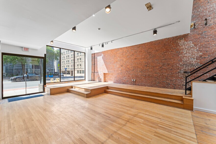 262 Atlantic St, Stamford, CT à louer - Photo du bâtiment - Image 3 de 21