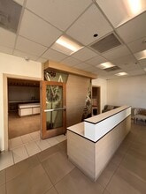 42650 Melanie Pl, Palm Desert, CA for lease Interior Photo- Image 1 of 4