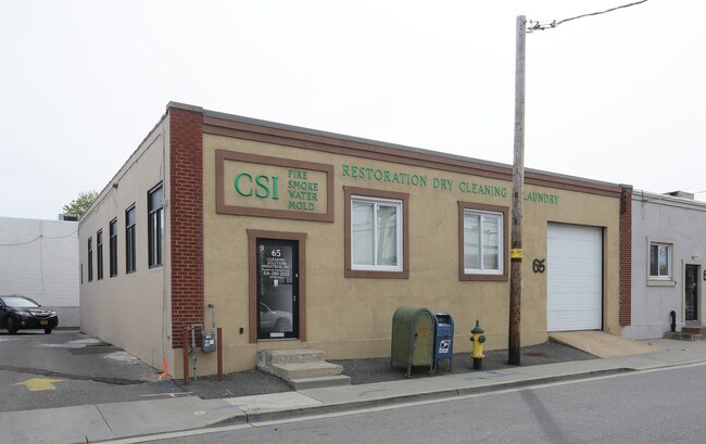 Plus de détails pour 65 Albany Ave, Freeport, NY - Industriel à louer