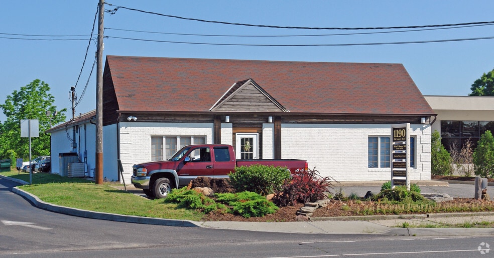 1190 Old Country CR-58 Rd, Riverhead, NY for lease - Primary Photo - Image 1 of 4