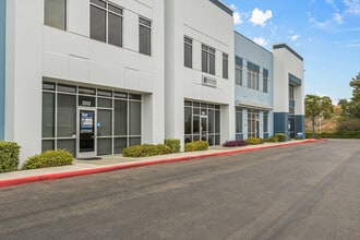 2563 Mast Way, Chula Vista, CA à louer Photo du bâtiment- Image 2 de 37