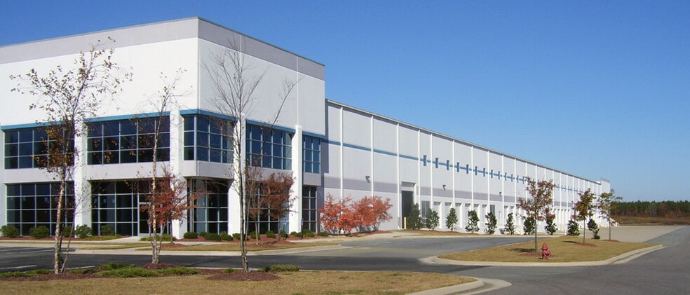 25400 Old Mill Rd, Windsor, VA à vendre - Photo du bâtiment - Image 2 de 8