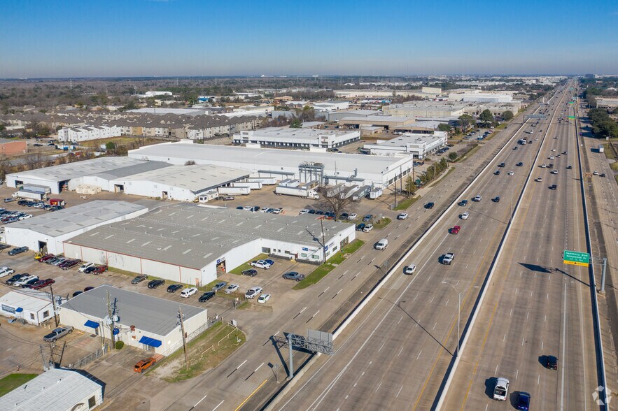 1455 W Sam Houston Pky N, Houston, TX à vendre - Aérien - Image 2 de 5