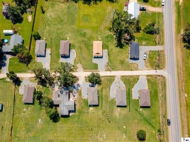 24 Steep Dr. portefeuille de 1 propriétés à vendre sur LoopNet.ca - Photo du bâtiment - Image 2 de 5