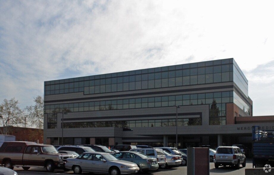 3941 J St, Sacramento, CA à vendre - Photo du bâtiment - Image 3 de 7