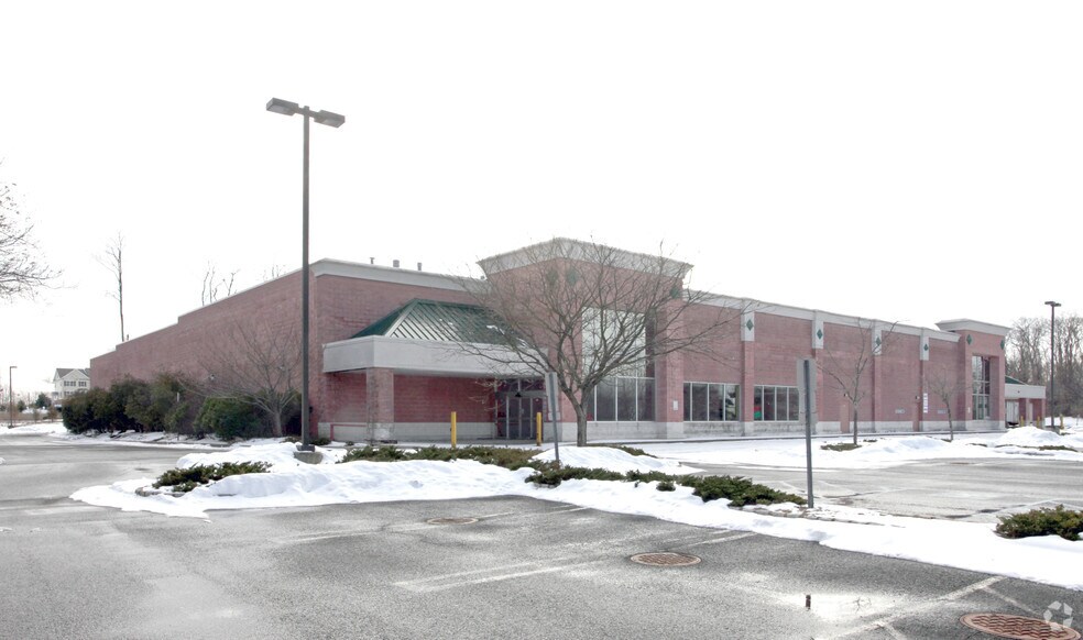 179 Newman Springs Rd, Shrewsbury, NJ à louer - Photo du bâtiment - Image 2 de 2