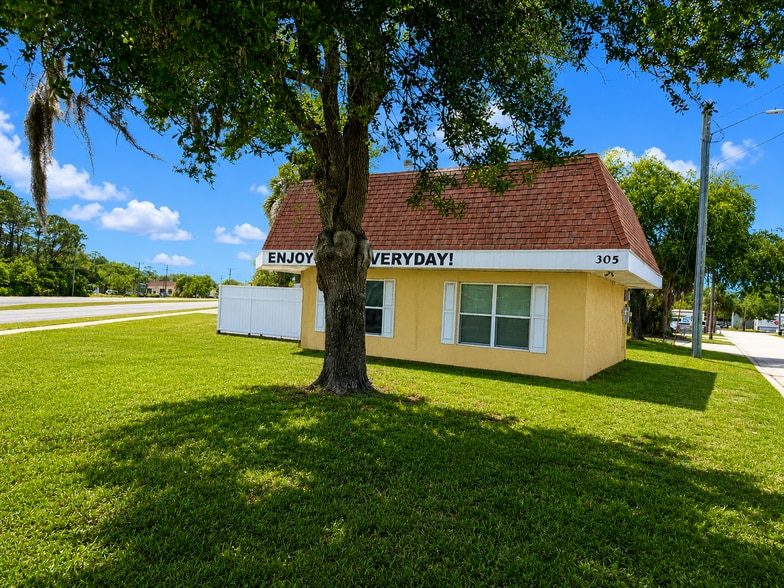 305 N US Highway 1, Ormond Beach, FL à vendre - Photo du bâtiment - Image 2 de 8
