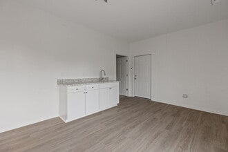 8100 Memorial Pky SW, Huntsville, AL for lease Interior Photo- Image 2 of 8