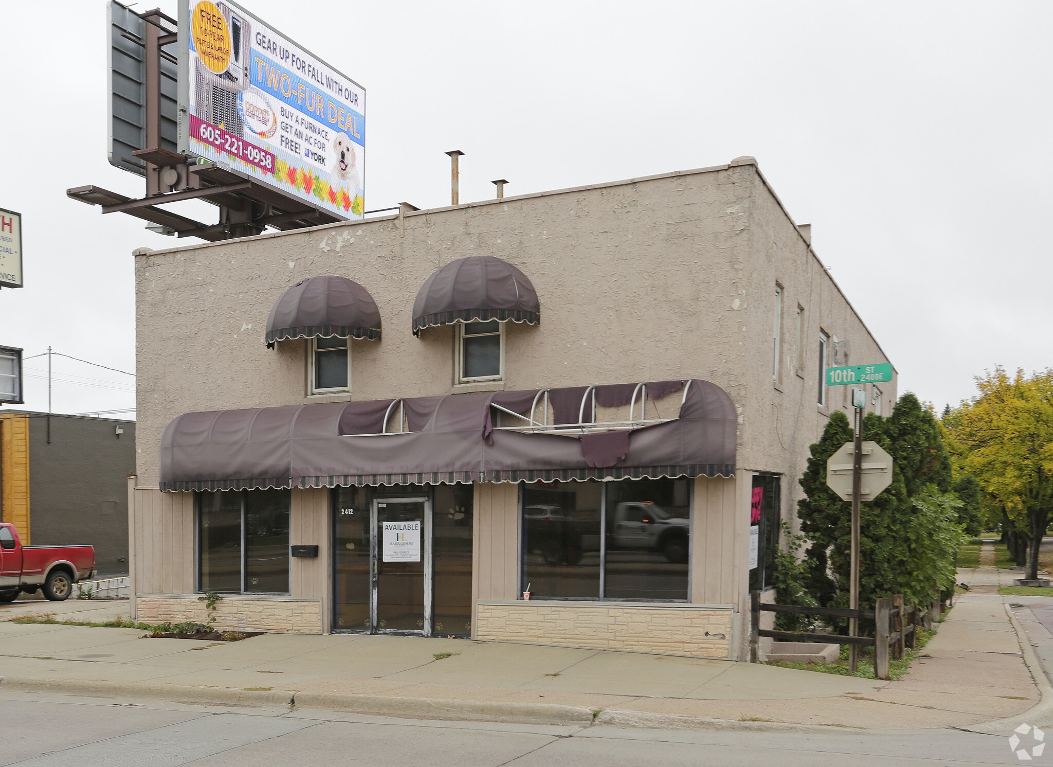 2410 E 10th St, Sioux Falls, SD for sale Primary Photo- Image 1 of 3
