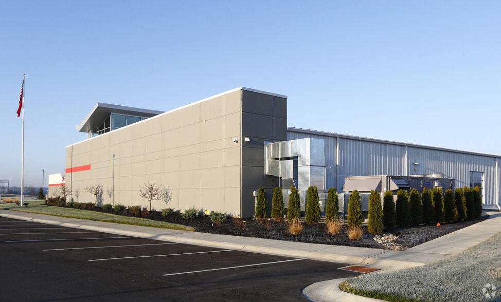 700 Dolwick Rd, Erlanger, KY for lease - Building Photo - Image 2 of 3