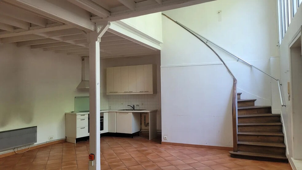 11 Rue Chateaubriand, Paris à vendre - Photo du bâtiment - Image 3 de 14