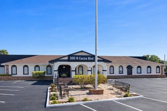 300 N Cocoa Blvd, Cocoa, FL for lease Interior Photo- Image 1 of 1