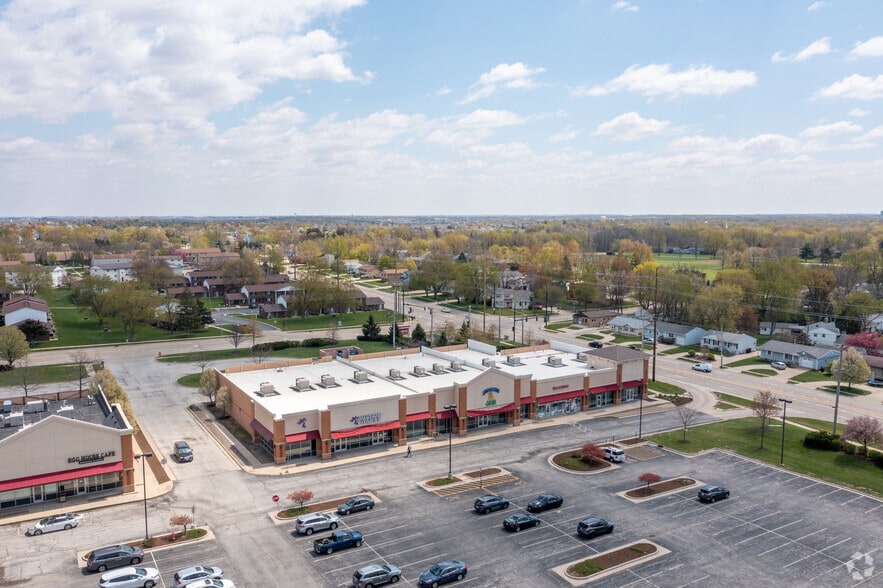 1720 Bradford Ln, Normal, IL for lease - Building Photo - Image 3 of 4