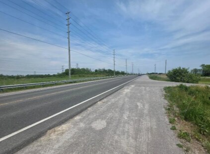 1317 Winchester Rd E, Oshawa, ON à vendre - Photo du bâtiment - Image 2 de 4