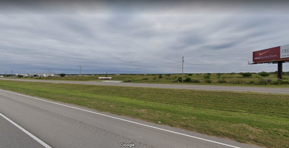 3262 IH 37 Access, Three Rivers, TX à vendre - Photo du bâtiment - Image 2 de 7