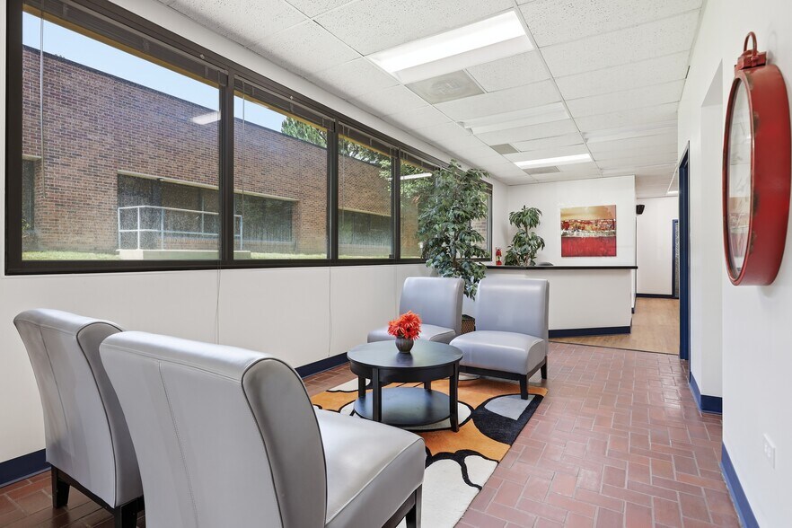 14456 E Evans Ave, Aurora, CO à vendre - Photo du bâtiment - Image 3 de 7