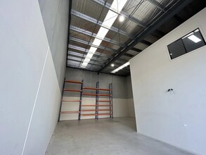 80 Mills Road, Braeside for lease Interior Photo- Image 2 of 5