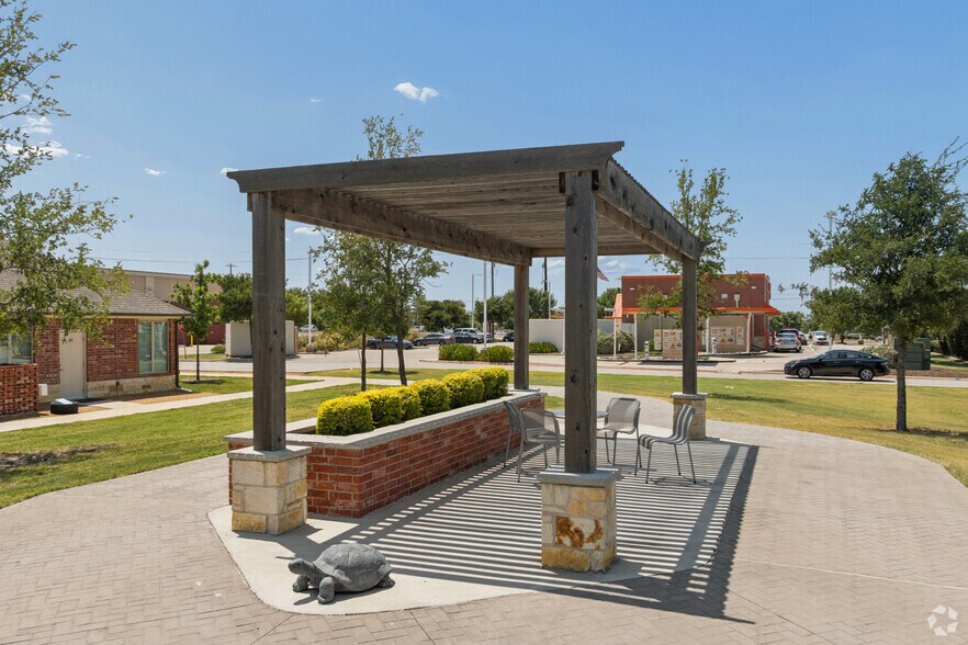 400 Stonebrook Pky, Frisco, TX à louer - Photo du bâtiment - Image 3 de 12